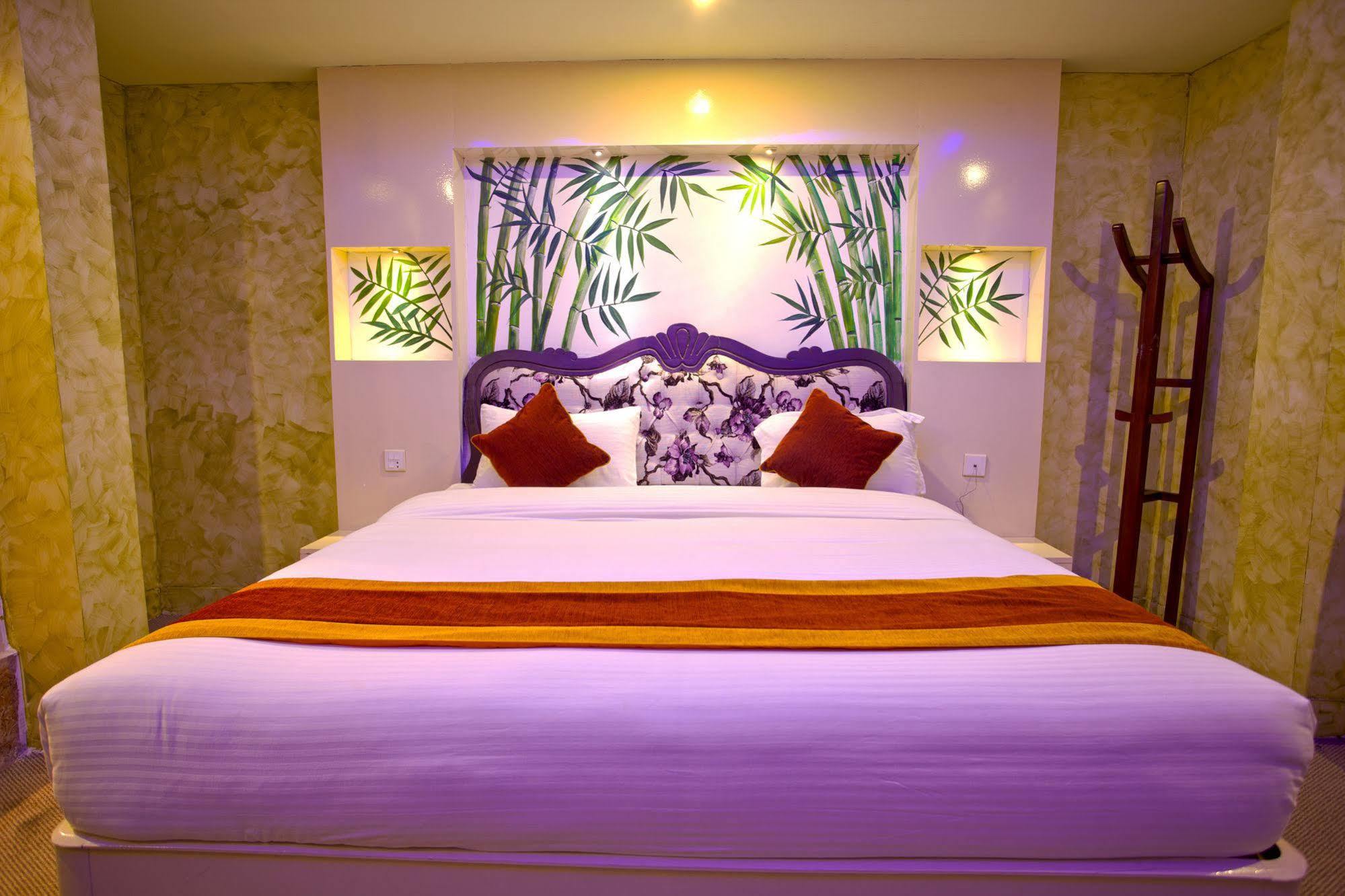 Hotel Nepal Tara Κατμαντού Εξωτερικό φωτογραφία
