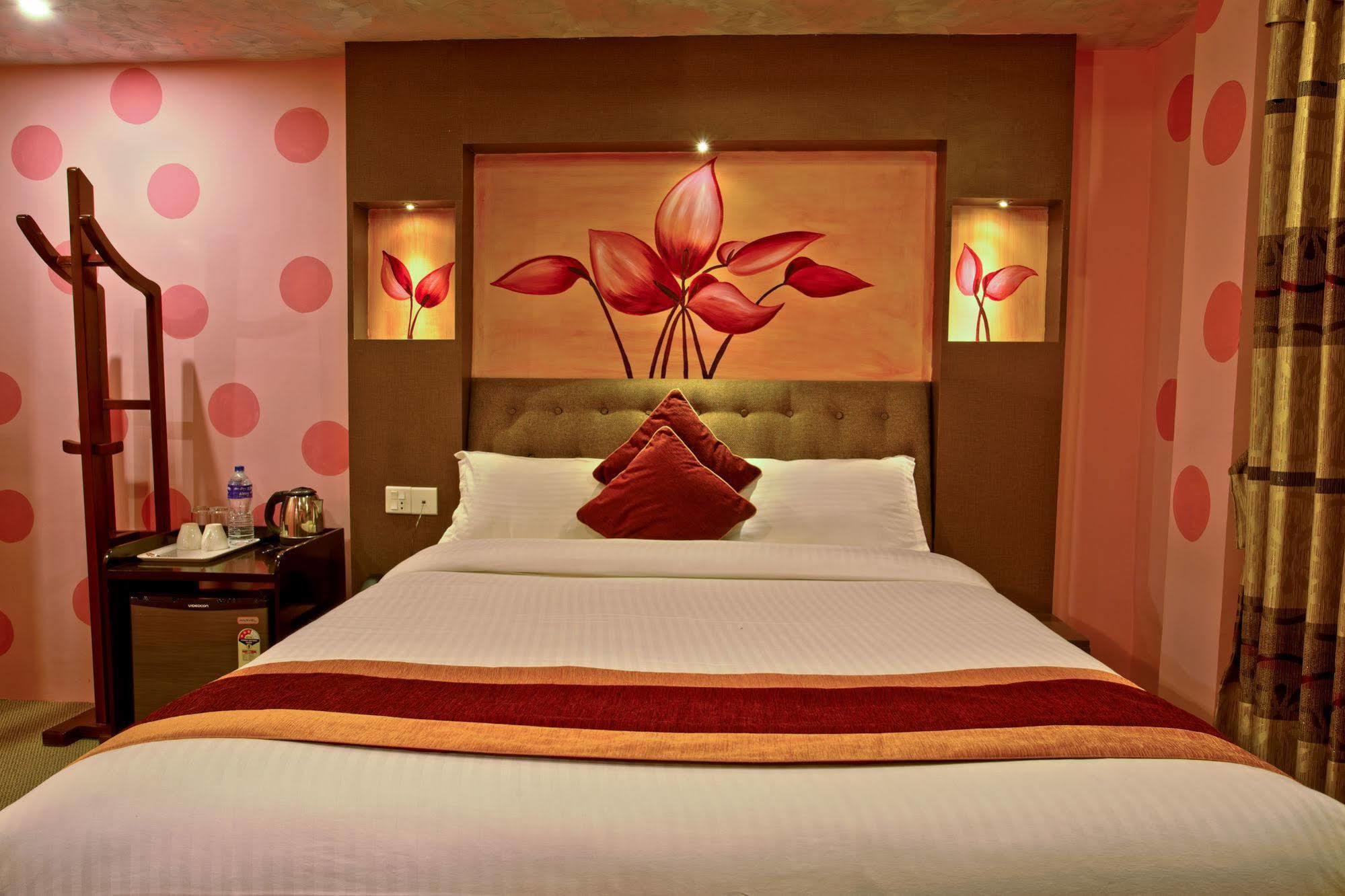 Hotel Nepal Tara Κατμαντού Εξωτερικό φωτογραφία