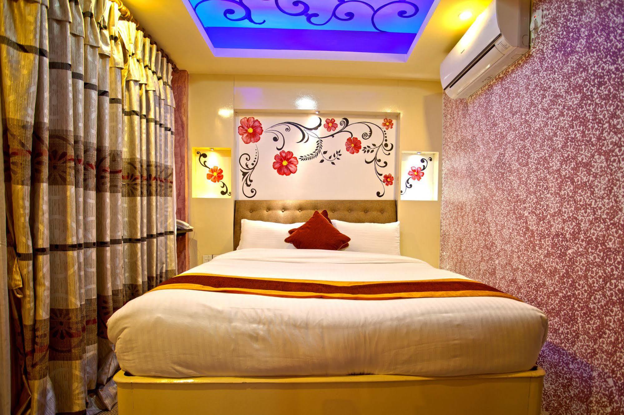 Hotel Nepal Tara Κατμαντού Εξωτερικό φωτογραφία
